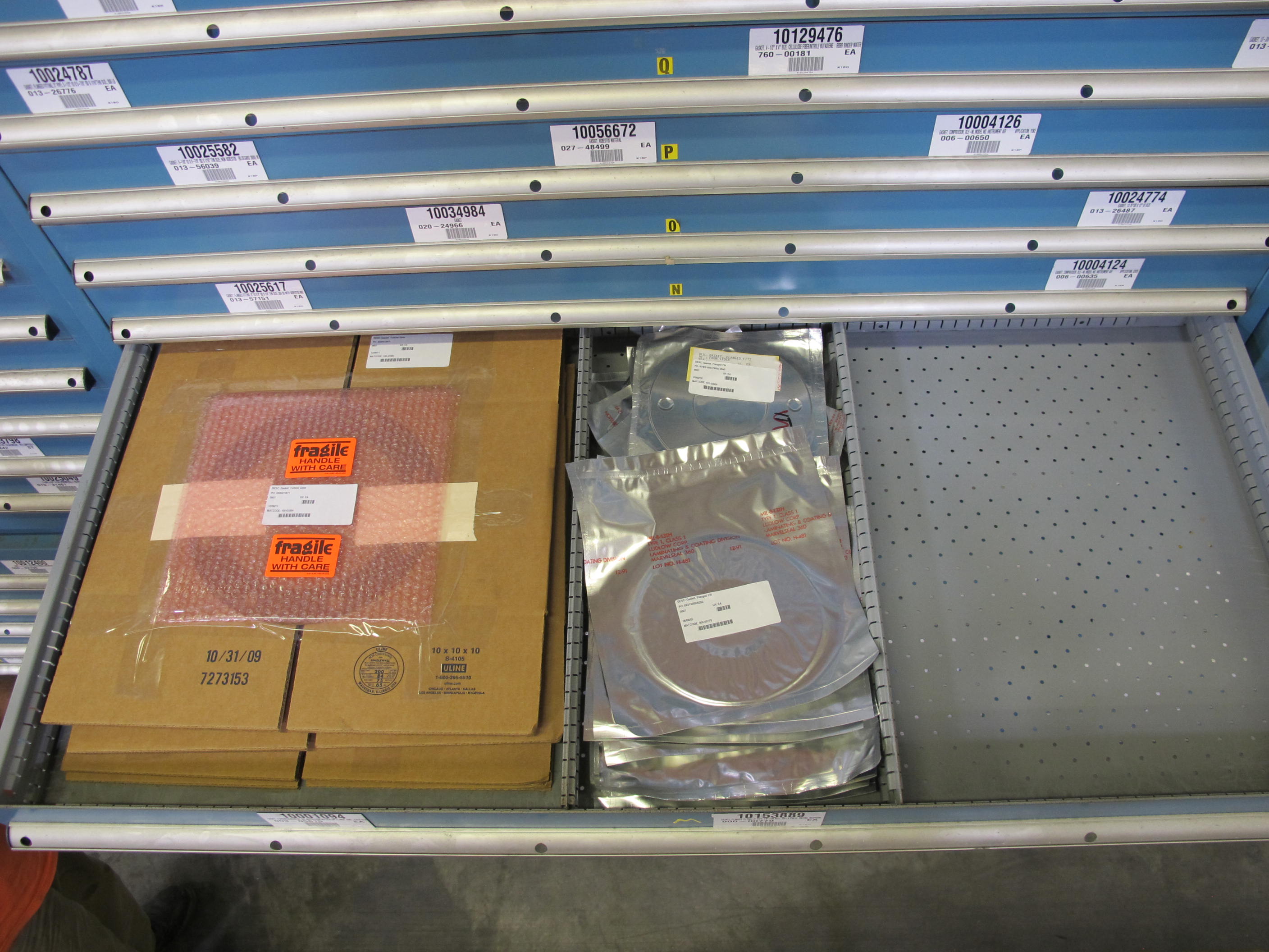 LISTA HEAVY DUTY 9-DRAWER PARTS CABINET W/ CONTENTS (W-50) LOADING & HANDLING FEE $25-